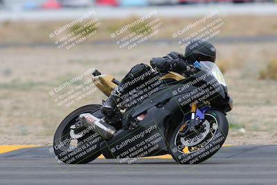 media/Jan-14-2023-SoCal Trackdays (Sat) [[497694156f]]/Turn 4 Set 2 (1030am)/